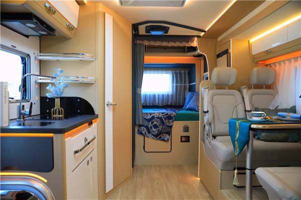 義大利名師打造進口依維柯雙拓展房車，鉑馳帕亞尼進口房車