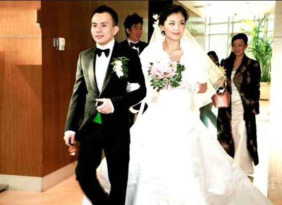 7位被家人“吸血”的明星，別人的父母是天使，他們的是吸血鬼