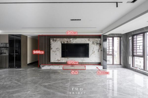 一梯兩戶半包20多萬，140㎡大橫廳打通陽臺，有200㎡大平層既視感