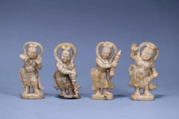 中古 和田玉四大天王擺件，主體為和田玉材質，材質細膩，包漿渾厚