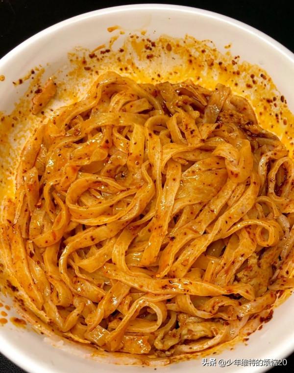 逛超市時，遇到這5款速食別錯過，香辣美味又實惠，關鍵還解饞