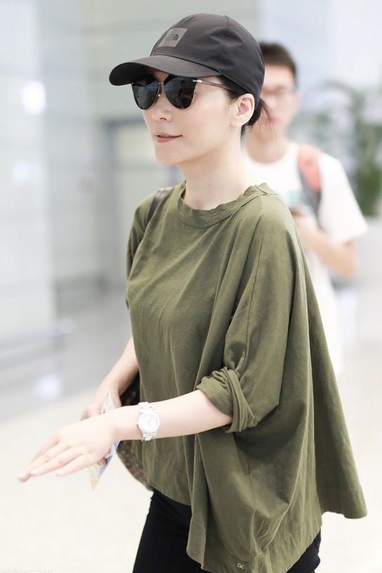 俞飛鴻“原裝臉”真耐看,普通的打扮都這麼高階,氣質真沒得挑 俞飛鴻“原裝臉”真耐看,普通的打扮都這麼高階,氣質真沒得挑