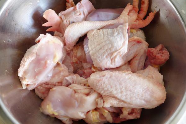 東北特色美食:小雞燉蘑菇!詳細做法來了,附帶步驟圖,趕緊收藏 東北特色美食:小雞燉蘑菇!詳細做法來了,附帶步驟圖,趕緊收藏