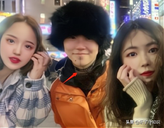 王菲2個女兒初長成，竇靖童另類時尚，李嫣卻走成熟風