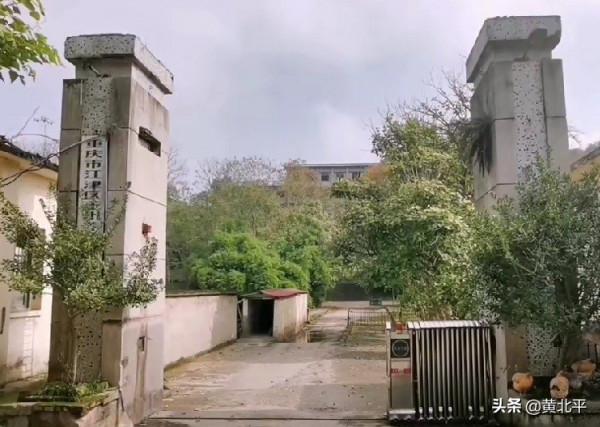 重慶江津區晉江夏壩鎮晉江機械廠，上萬人的軍工企業主要生產大炮