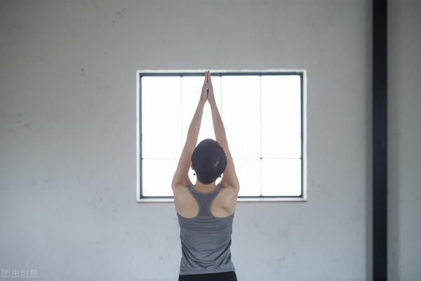 手臂上舉式，改善不良體態的金鑰匙