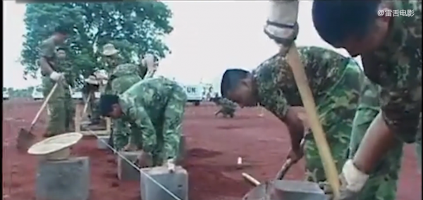 非洲最爛機場，整個機場全是泥巴路，總統的飛機差點墜毀！紀錄片