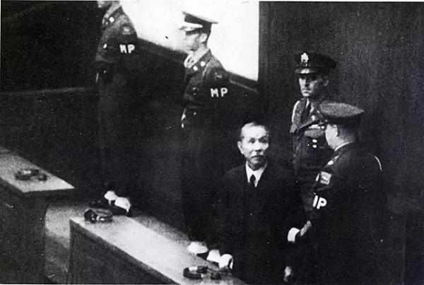 日本甲級戰犯被絞死時不同表演：有人淚流滿面，有人掙扎12分30秒