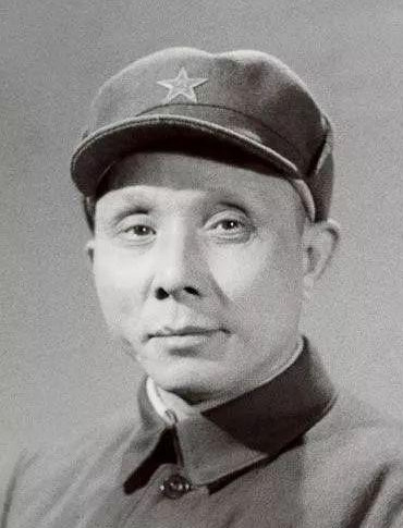 鄧子恢：“五馬進京”之一，曾創造在三大戰略區都任過副職紀錄