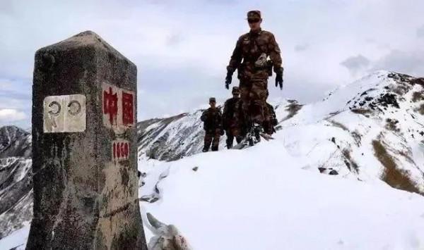 珠穆朗瑪峰主權之爭，尼泊爾曾與我國爭論，兩次登山最終一人一半