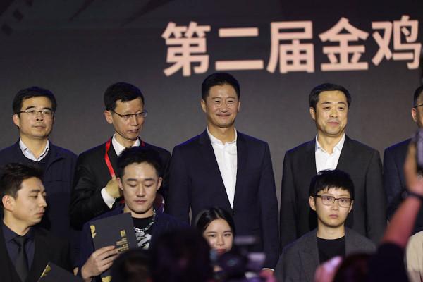 吳京當主席為青年導演評獎頒獎：中國電影的未來一定是屬於你們的