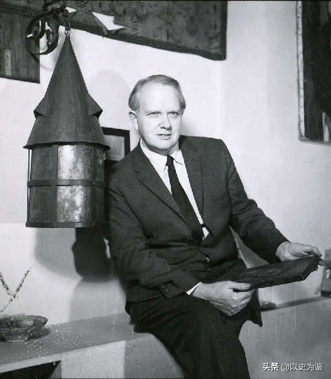 1946年，一個英國人採訪主席：統一中國要多久？主席答：一年半