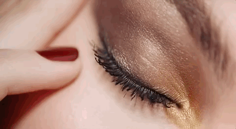 老佛爺離世前“最後一位靈感繆斯”：這是人類可以擁有的美貌嗎？