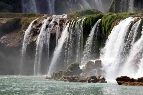 分享，最美瀑布，收藏了.