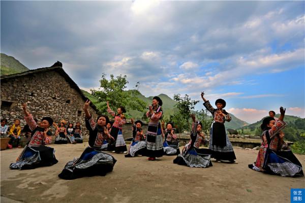 貴州西部藏了個“中國涼都”，夏季只有19℃，沿途都是少數民族村