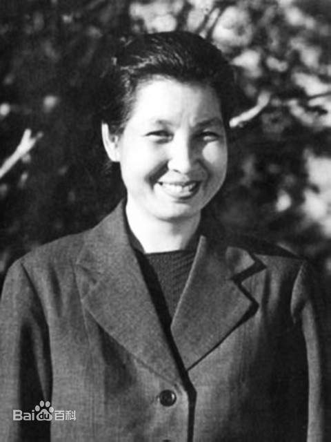 79年賀子珍進京向毛主席遺體三鞠躬，病逝後鄧小平親定其葬禮規格