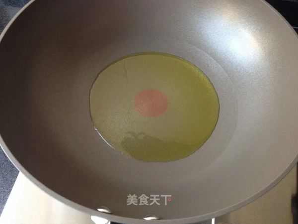 這幾道乾煸菜，焦香四溢，麻辣過癮，下酒又下飯