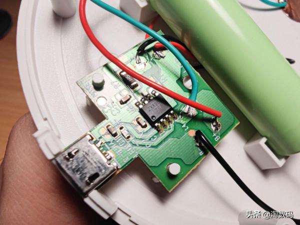 國貨數碼內卷:¥9塊9LED檯燈也配觸控3檔+USB鋰電池,拆解曬個單 國貨數碼內卷:¥9塊9LED檯燈也配觸控3檔+USB鋰電池,拆解曬個單