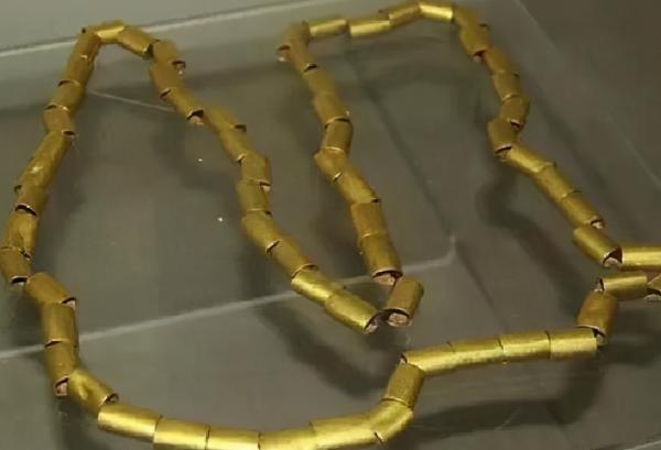 不起眼的兩座小墓，出土一副“薄皮棺材”，裡面藏著200多件寶貝