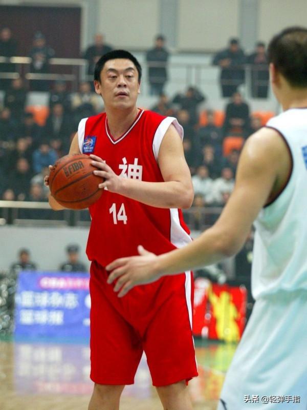 人物｜94黃金一代中鋒，中途退役去機場工作，效力10支球隊創紀錄