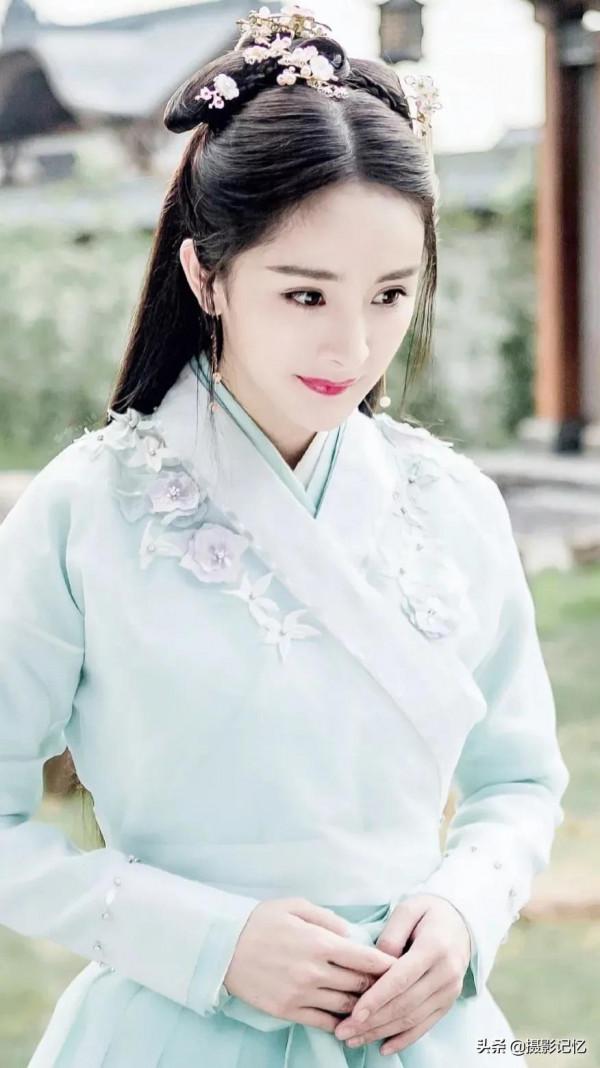 楊冪：戲裡戲外皆迷人