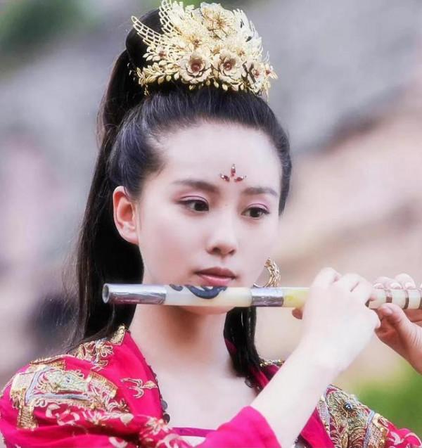 來自回族的5位女星，個個貌美如花，氣質出眾，你最喜歡誰