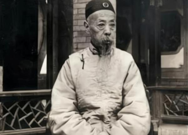 袁世凱逼溥儀退位時皇室態度如何？清朝的最後一天是怎樣的情形？