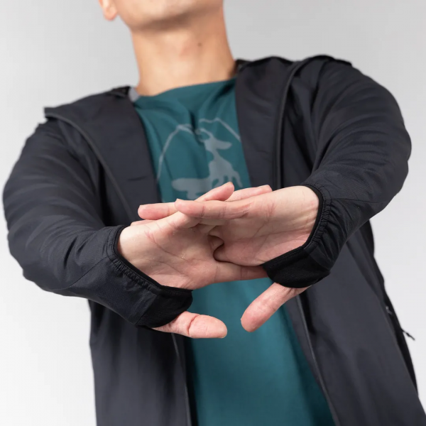 羊毛與Coolmax，專為冬季速跑研發