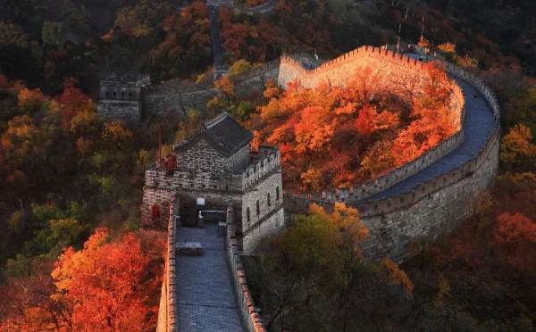 北京八達嶺長城和北京慕田峪長城哪個更好玩？