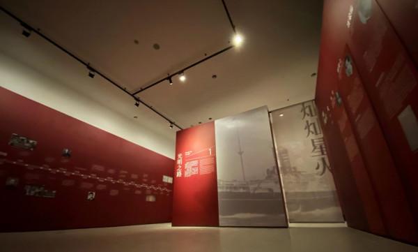 在中國共產黨誕生前後，一批批有志青年緣何遠渡重洋？“留學在法國文獻展”給出答案