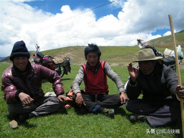 徒步西藏第29天:投宿無門,被山谷中的藏傳佛學院收留 徒步西藏第29天:投宿無門,被山谷中的藏傳佛學院收留