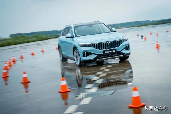 將靶心瞄準理想ONE,為傳統大廠造新能源車正名!試駕嵐圖FREE 將靶心瞄準理想ONE,為傳統大廠造新能源車正名!試駕嵐圖FREE