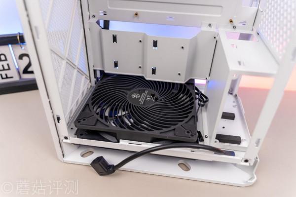 散熱十分優秀，佔地面積超小、銀欣ALTA G1M白色MATX機箱 評測