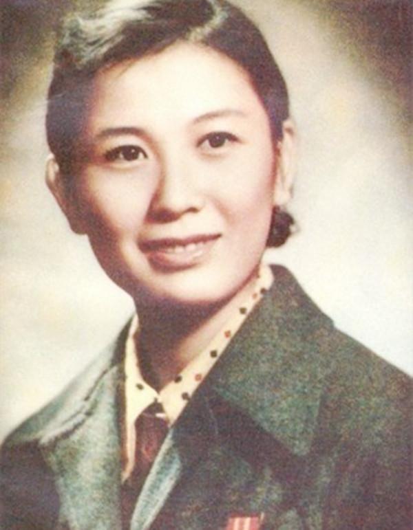 “七仙女”嚴鳳英墓地：一代宗師，黃梅戲開拓者，骨灰安葬於家鄉