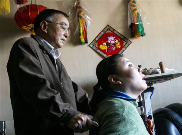 姐姐北大墜崖，妹妹清華被下毒，兇手國外逍遙，父母：死不瞑目