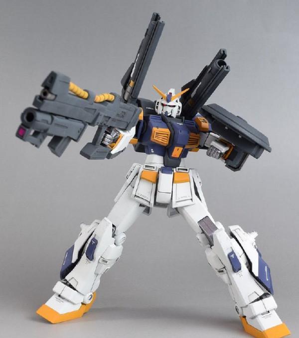 強化裝備高達6號機泥岩模型