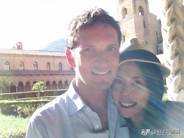 莫文蔚與初戀老公慶結婚10週年,甜蜜依偎秀恩愛,曾穿辱華衣服 莫文蔚與初戀老公慶結婚10週年,甜蜜依偎秀恩愛,曾穿辱華衣服