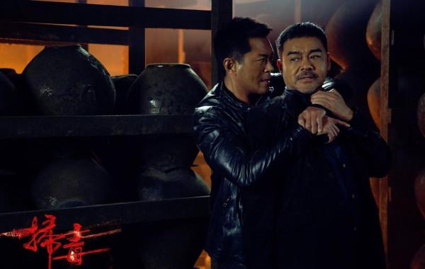 《掃毒3》終於殺青,曾開拍9天4人受傷,影帝郭富城卻期待再合作 《掃毒3》終於殺青,曾開拍9天4人受傷,影帝郭富城卻期待再合作