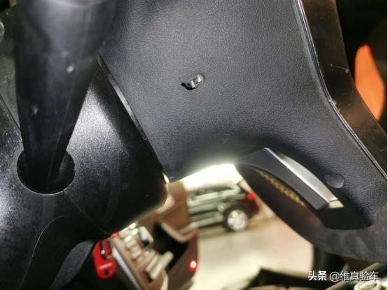 7年車齡的賓士CLA貶值20多萬,白色車身在檢測師眼中逐漸“變黑” 7年車齡的賓士CLA貶值20多萬,白色車身在檢測師眼中逐漸“變黑”