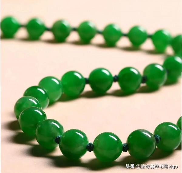 末代皇帝偷出的頂級翡翠，一件拍出690萬，另一條拍出2000多萬