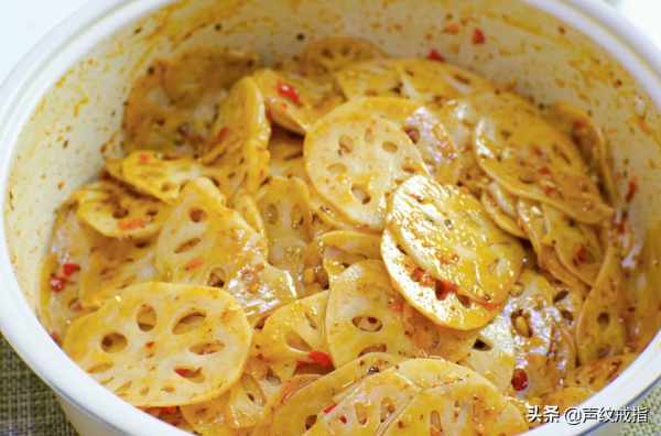 一頓飯:老乾媽炒土豆粉+麻辣脆爽涼拌藕片 一頓飯:老乾媽炒土豆粉+麻辣脆爽涼拌藕片