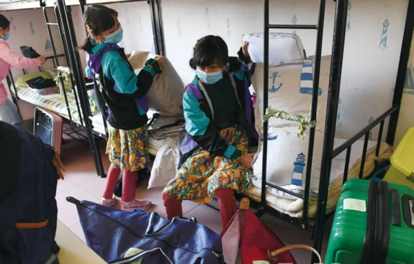 11年前，60歲失獨母親冒死生下雙胞胎，如今一家四口現狀如何？