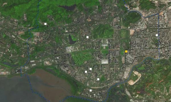 我走訪了很多深圳的中小學,幾乎每間教室都這樣:大白天的開著燈,然後拉著窗簾 我走訪了很多深圳的中小學,幾乎每間教室都這樣:大白天的開著燈,然後拉著窗簾