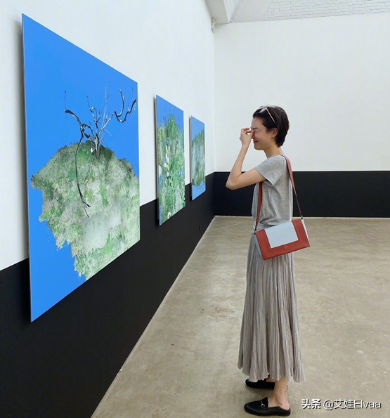 瘦也是優勢!車曉短髮穿風衣配吹風機氣場全開,那眼神好絕一女的 瘦也是優勢!車曉短髮穿風衣配吹風機氣場全開,那眼神好絕一女的