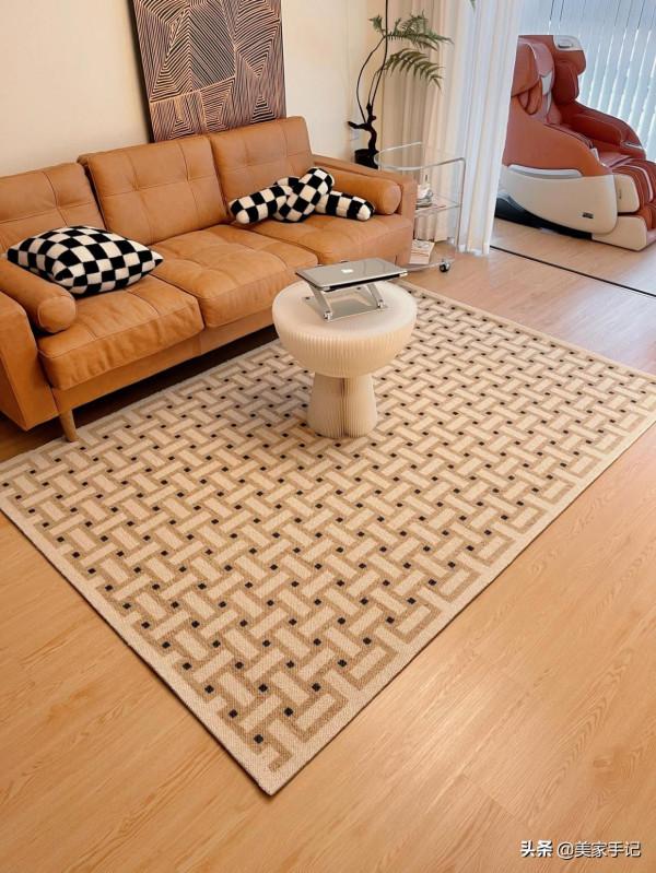 不顧親友反對堅持窮裝,126㎡家只刷漆不弔頂,效果反而溫馨治癒 不顧親友反對堅持窮裝,126㎡家只刷漆不弔頂,效果反而溫馨治癒