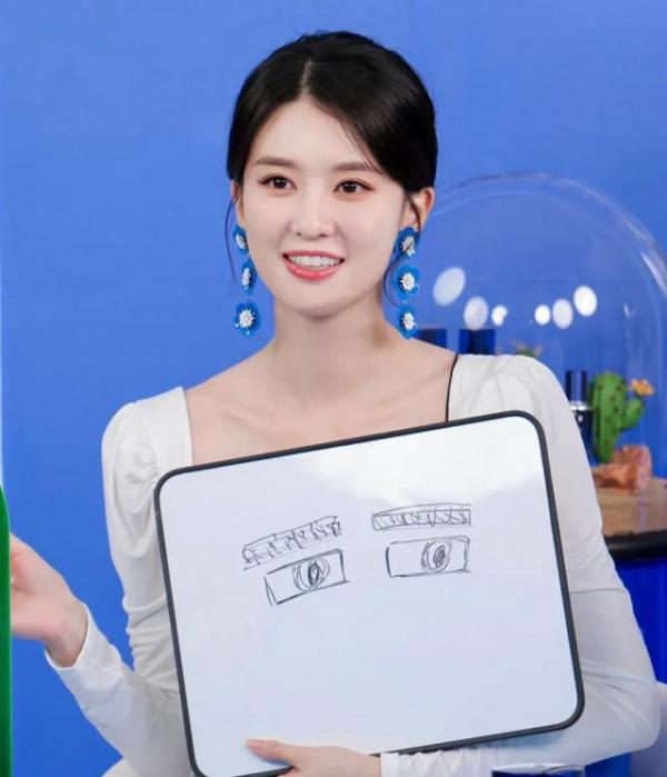 小說&OpenCurlyDoubleQuote;女主臉&rdquo;我只服這三位！張予曦標準建模臉，喬欣被低估