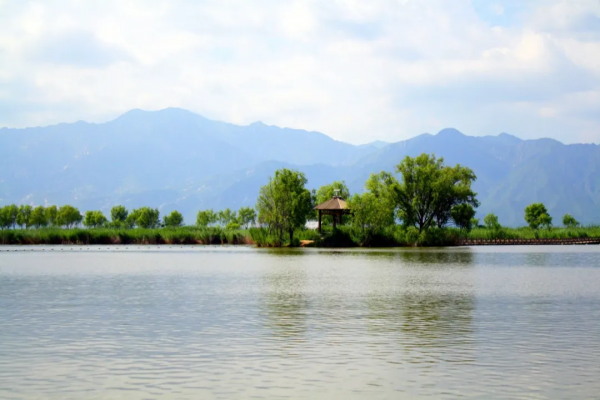在這裡,腳踏青山沃土,“雲”探北京紅 在這裡,腳踏青山沃土,“雲”探北京紅