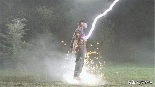 最倒黴的4代人:被雷追著劈? 最倒黴的4代人:被雷追著劈?