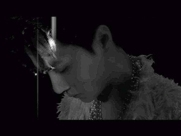 時尚就是不穿秋褲?王一博何洛洛搖了搖頭 時尚就是不穿秋褲?王一博何洛洛搖了搖頭