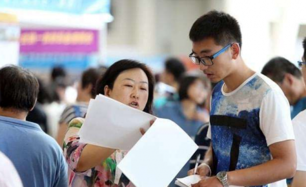 市場上飽和的四個專業，畢業馬上失業，2022應考生要慎重選擇